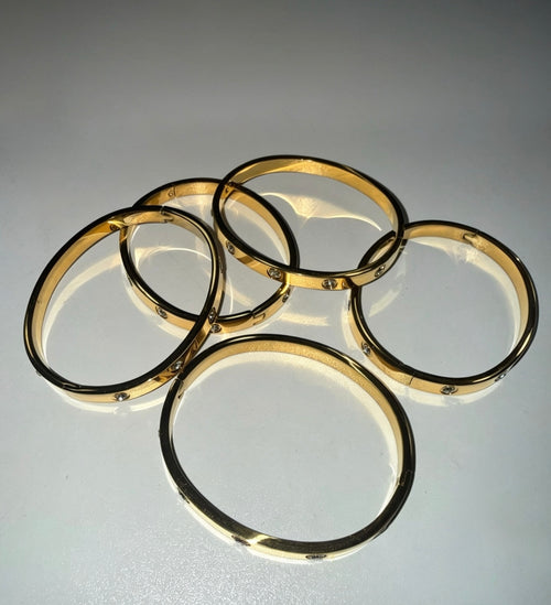 Gold Clasp Braclet